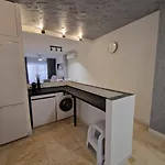 Modern 3 Bedrooms Apartman *