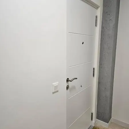 Modern 3 Bedrooms Торевьиа