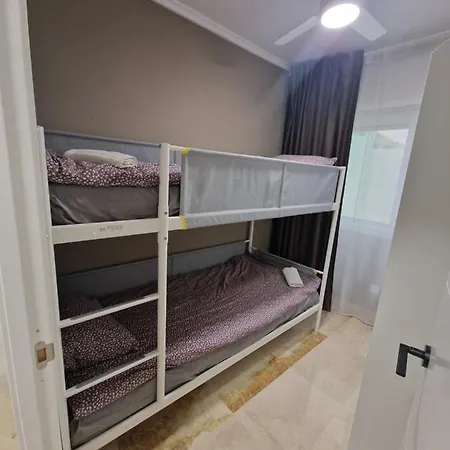 Modern 3 Bedrooms דירה *